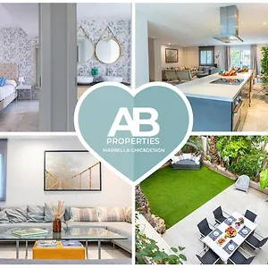  Holiday home Ab Properties: Design House - Golden Mile Retreat