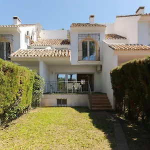  Holiday home Wintowinrentals Townhouse, Pool & Beach